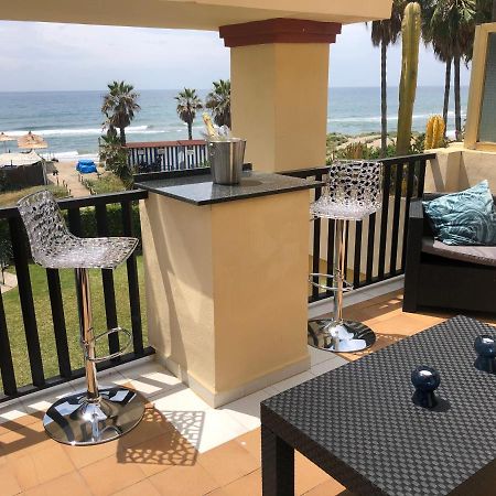 Beachfront Apartment - Sea Views - Marbella Eksteriør bilde