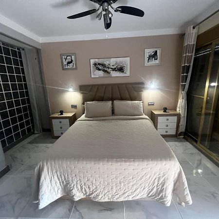 Beachfront Apartment - Sea Views - Marbella Eksteriør bilde