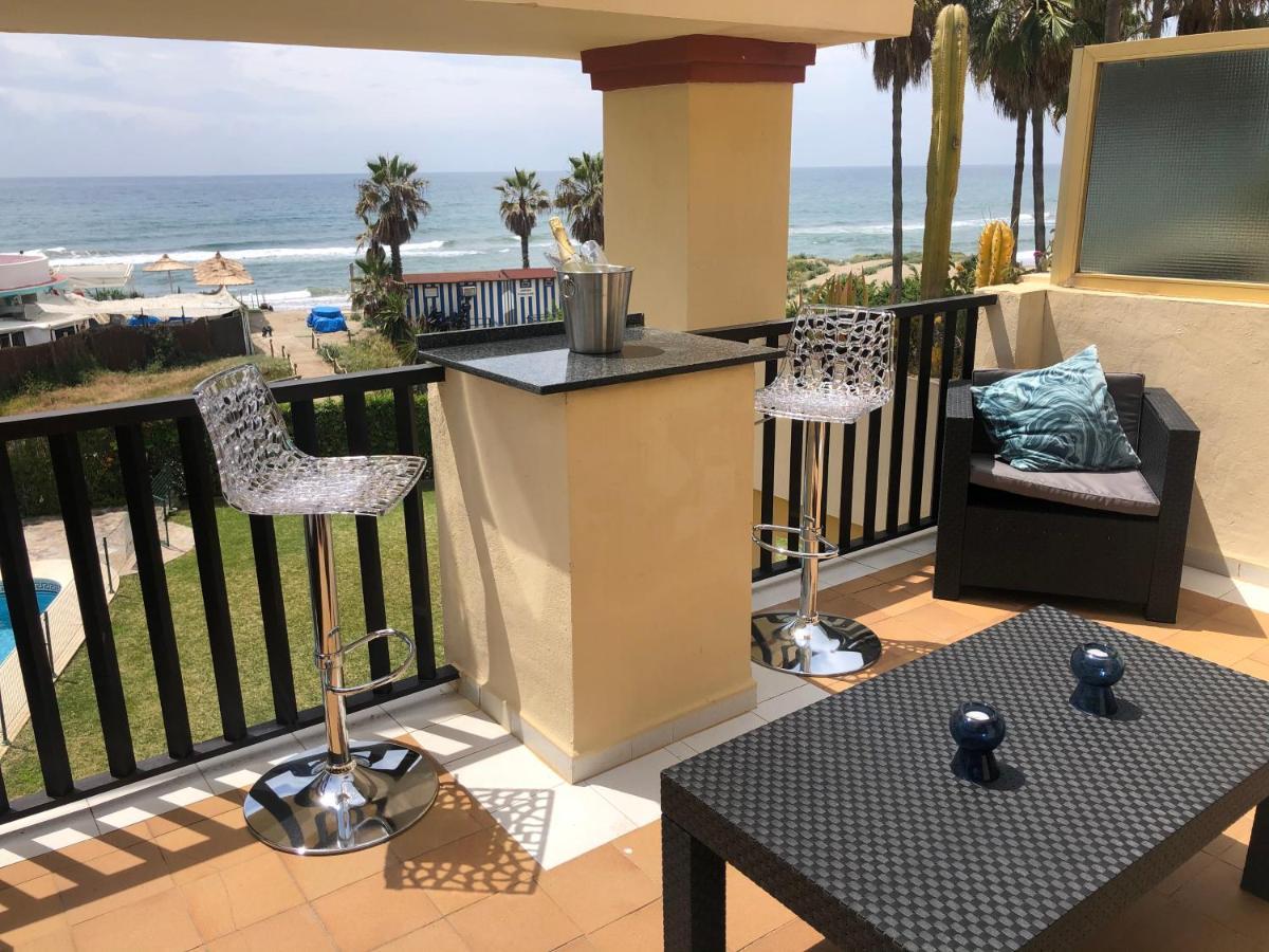 Beachfront Apartment - Sea Views - Marbella Eksteriør bilde