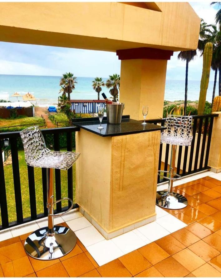 Beachfront Apartment - Sea Views - Marbella Eksteriør bilde