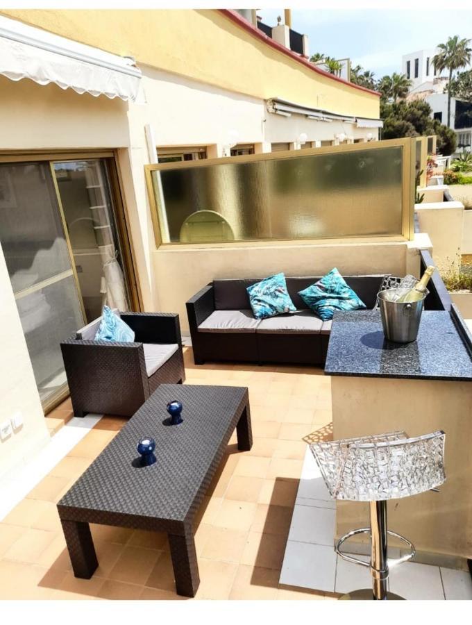 Beachfront Apartment - Sea Views - Marbella Eksteriør bilde