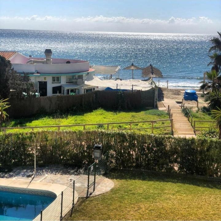 Beachfront Apartment - Sea Views - Marbella Eksteriør bilde