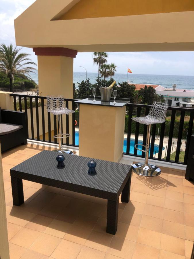 Beachfront Apartment - Sea Views - Marbella Eksteriør bilde