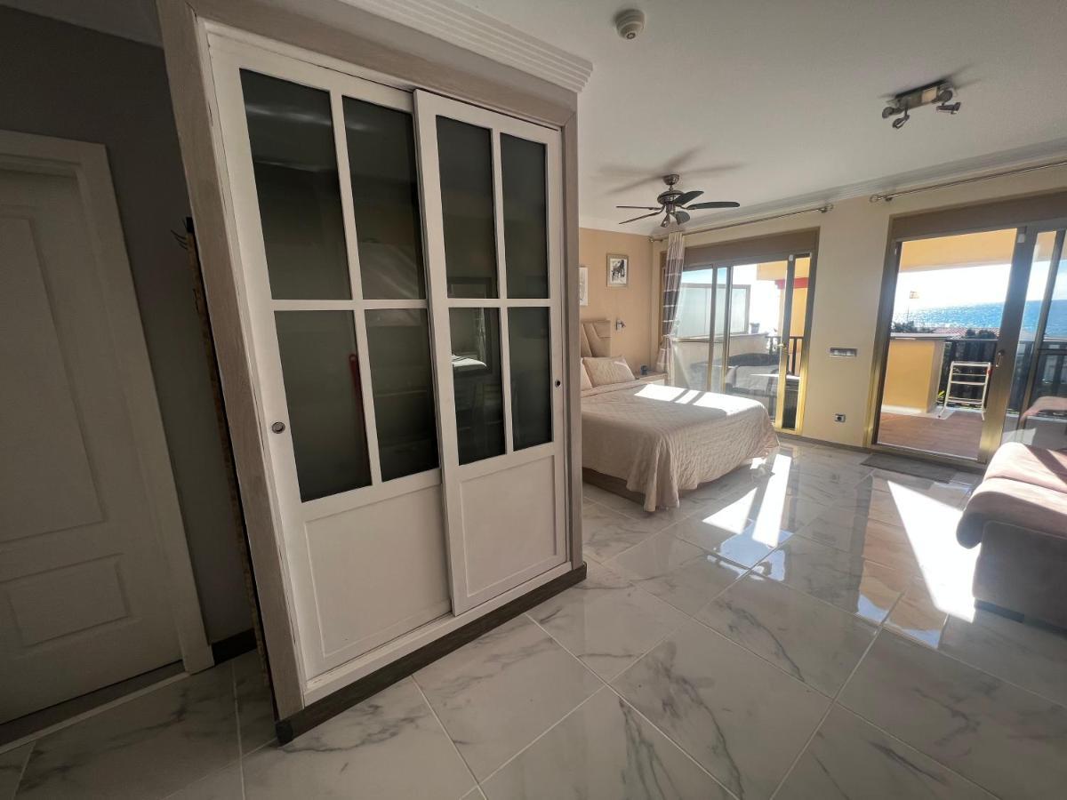 Beachfront Apartment - Sea Views - Marbella Eksteriør bilde